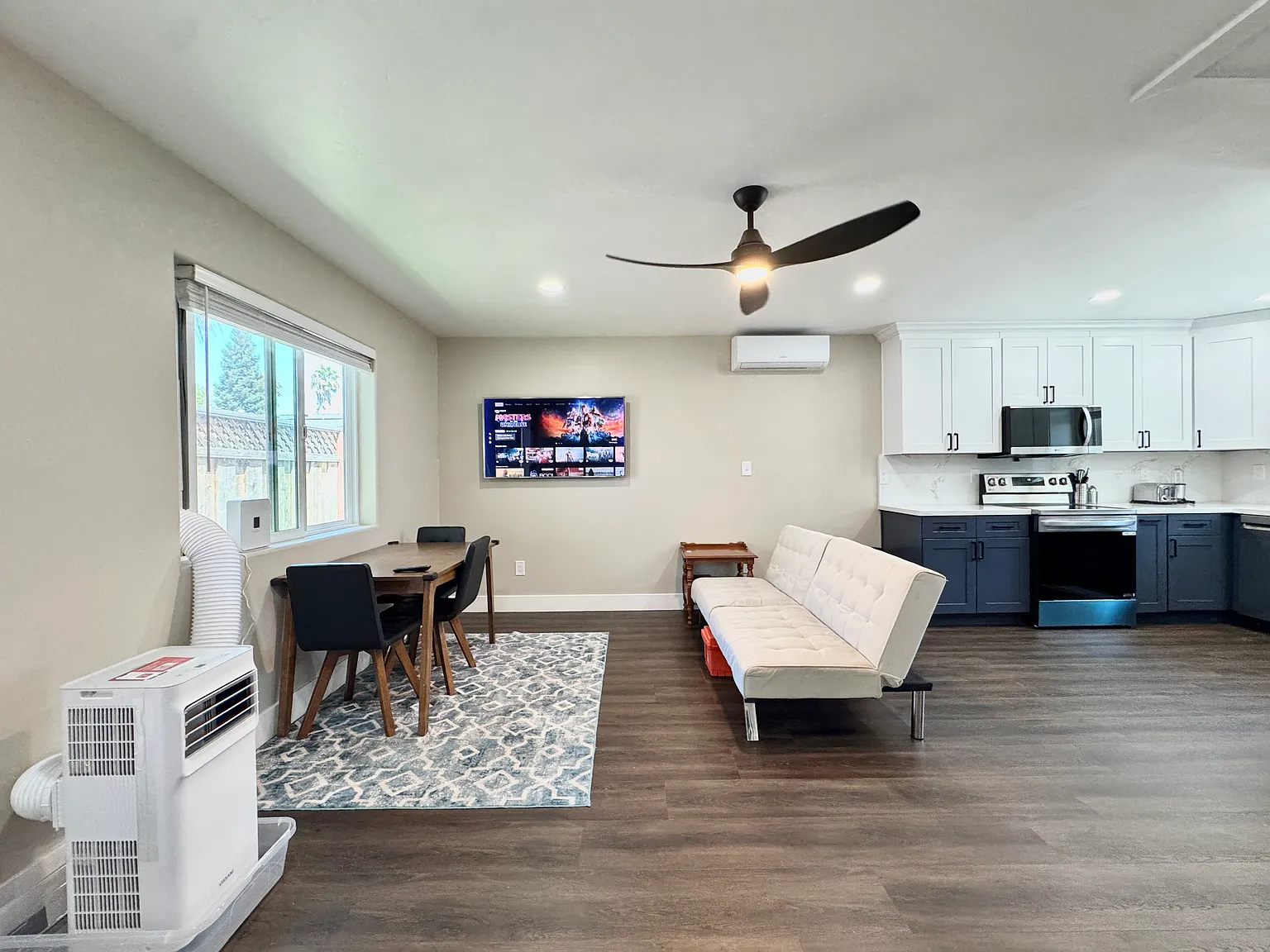 2 bed, 674 sqft, $3,500 — Photo 1