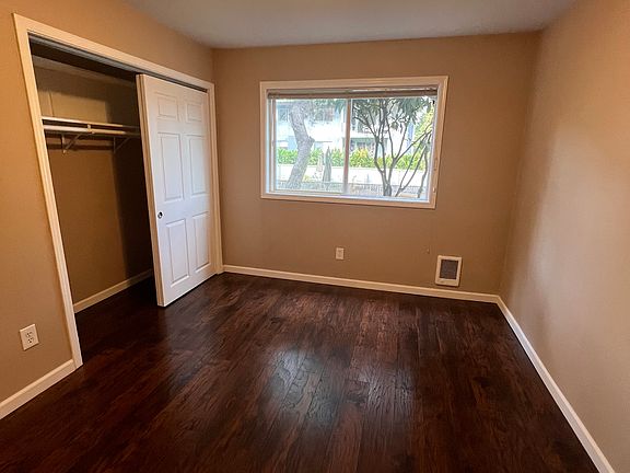 3rd image of 10459 Des Moines Memorial Dr S #101