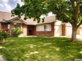 8817 Valley Oak Ln, Elk Grove, CA 95624