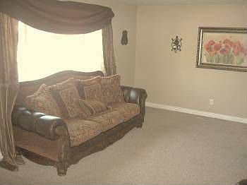 4th image of 1035 Fishburn Dr