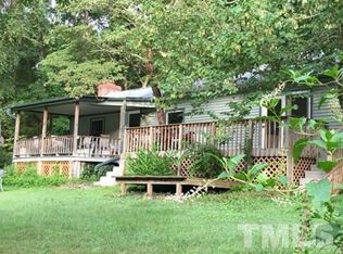 6200 Walden Pond Dr, Mebane, NC 27302
