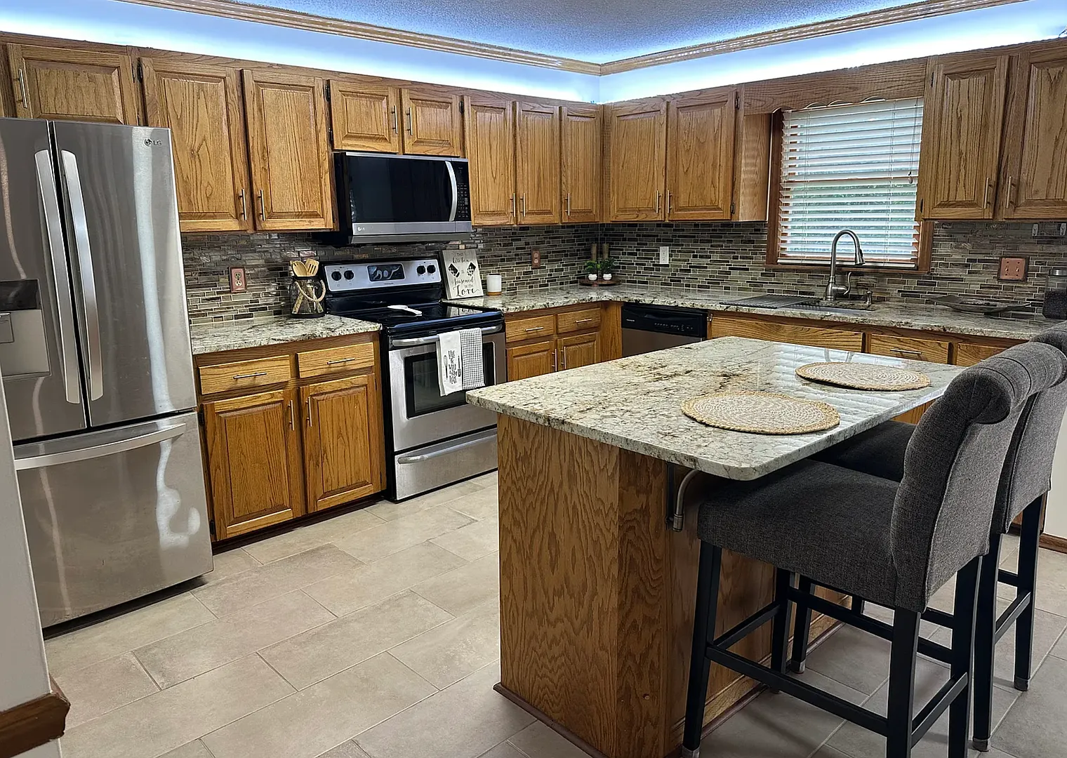 Excellent house in Goldens Springs that has many customizable options Up to 5 large bedrooms — Photo 2