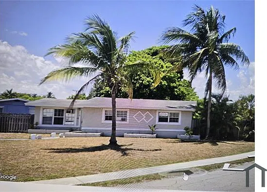 915 NW 14th Ct