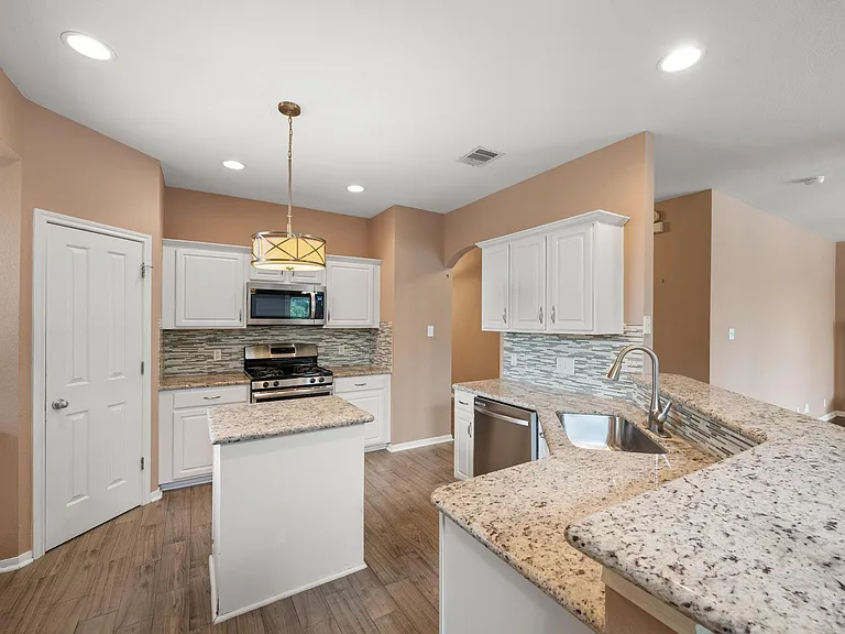 1006 Shadow Valley Cv — Photo 9