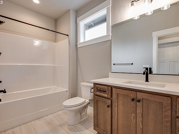 5th image of 10007 NE 46th Ct