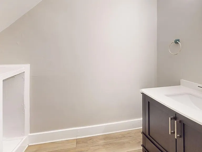 764 Work Dr — Photo 2