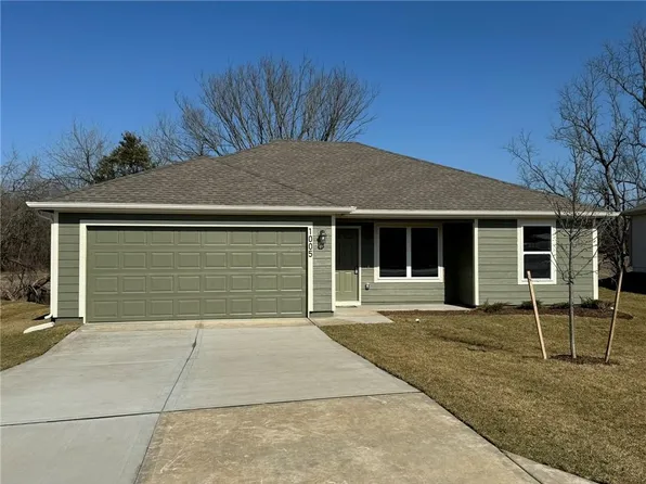 1005 Redbud Dr, Paola, KS 66071