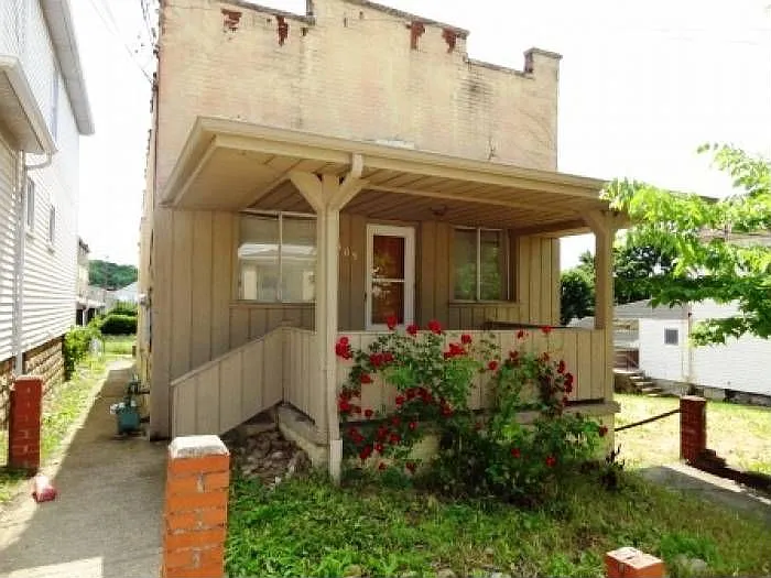 805 10th St photo 1