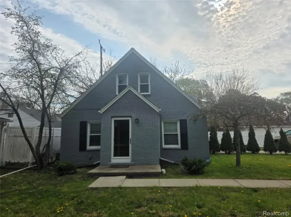 21958 Birchwood Ave, Eastpointe, MI 48021