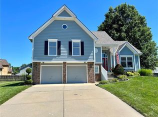 7608 NW 76th Pl, Kansas City, MO 64152