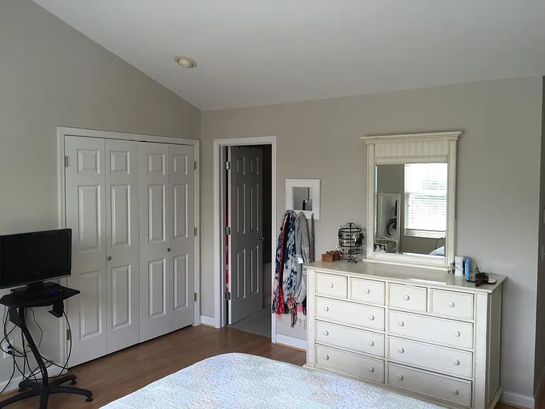 2546 Cleinview Ave — Photo 12