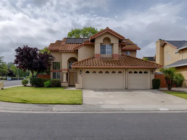 2818 Club Dr, Rocklin, CA 95765