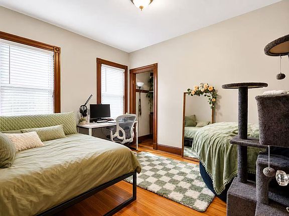 5th image of 671 Washington St #1
