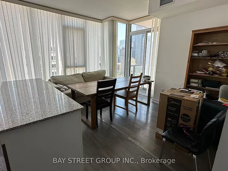 426 University Ave #2708 — Photo 4