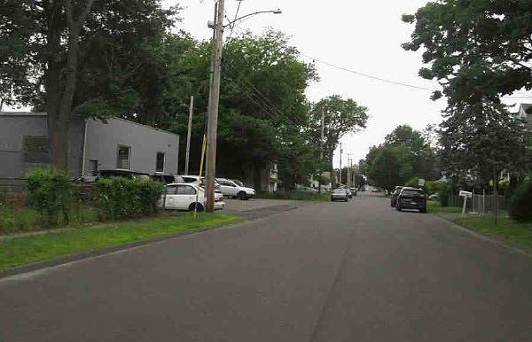 2nd image of 385 Harding Ave