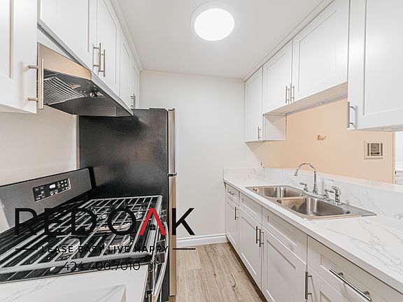 2nd image of 13253 Vanowen St APT 104