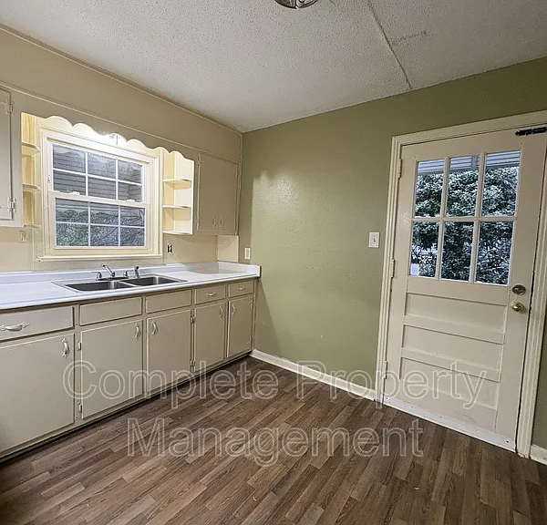 7801 Vienna Ave #1 — Photo 6