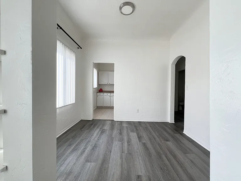 3325 E 2nd St #5 — Photo 3