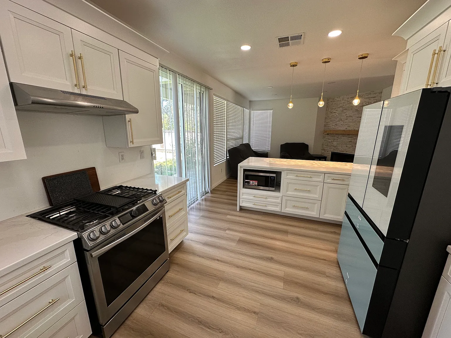Montague Dr, Corona — Photo 2