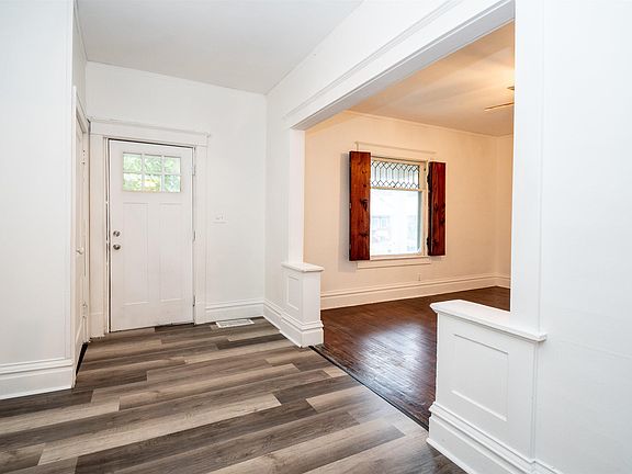 5th image of 500 E Maywood Ave