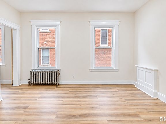 3rd image of 17 Bond St APT 2