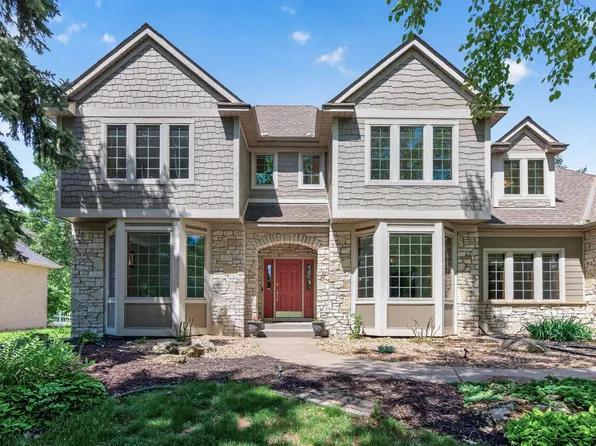 3034 Edgewater Dr, Woodbury, MN 55125