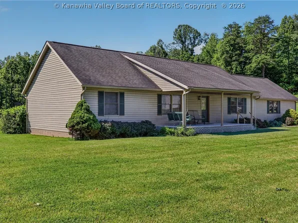 1199 Quinton Ln, Leon, WV 25123
