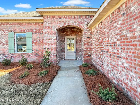 2nd image of 211 Anderson Oaks Dr