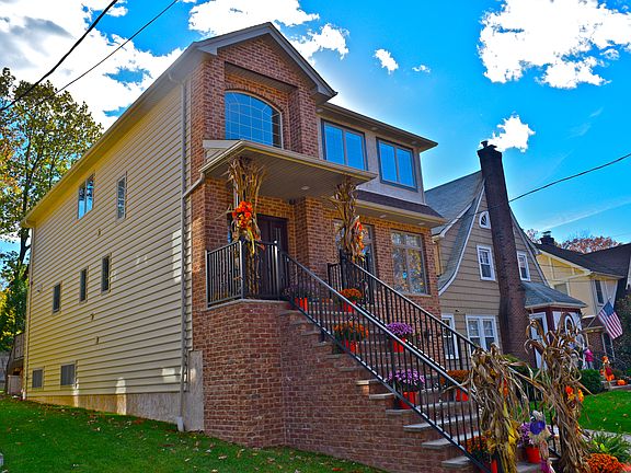 2nd image of 18 Park Ct