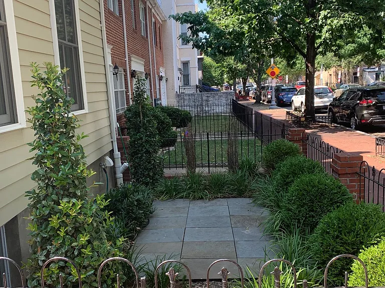 1618 5th St NW #1 — Photo 3