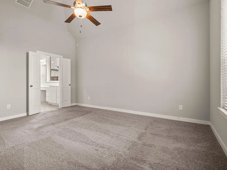 150 Mayfield Dr — Photo 16