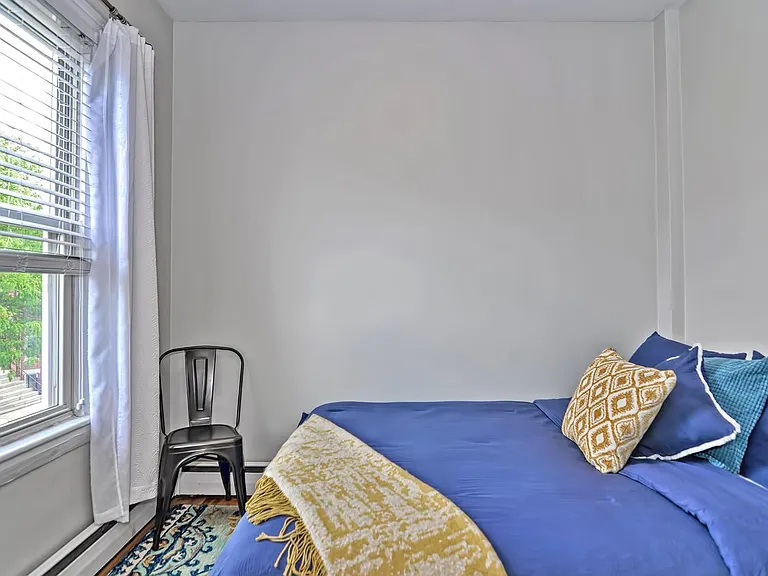 545 E 5th St #2 — Photo 6