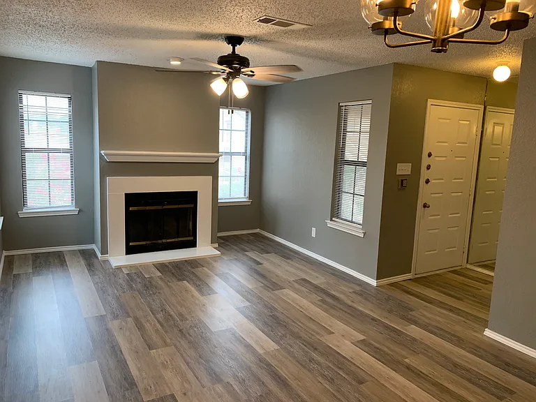 Matthews Dr — Photo 1
