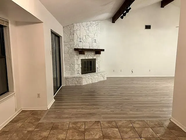 131 Candice Dr N — Photo 11
