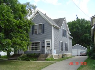 419 May St, Elgin, IL 60120