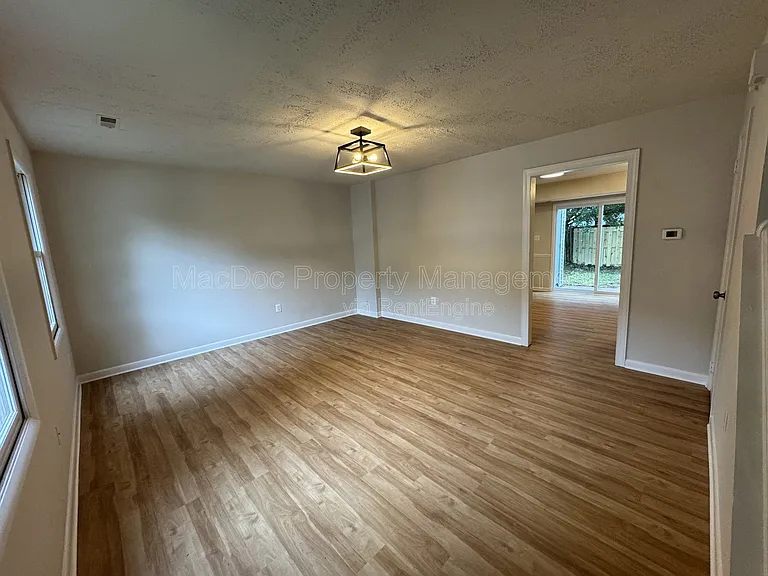 5140 Redbud Rd — Photo 2