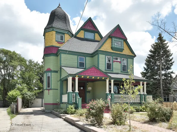 331 Griswold St, Elgin, IL 60123