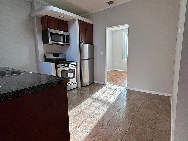 1618 Bergenline Ave #1F — Photo 1