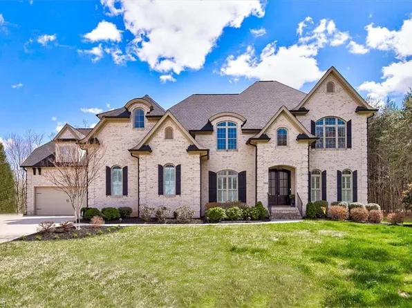 7810 Neugent Dr, Kernersville, NC 27284