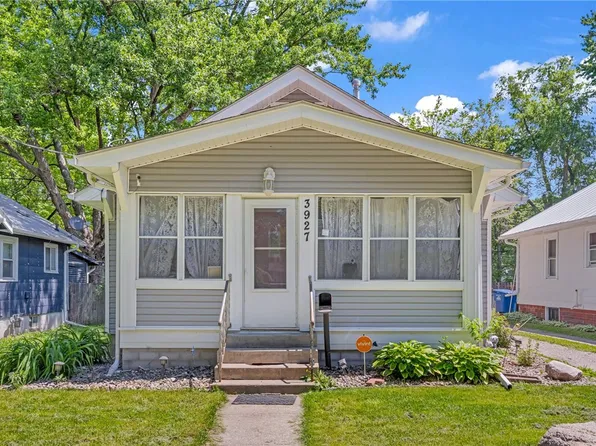 3927 Cambridge St, Des Moines, IA 50313