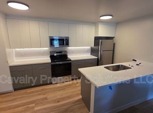 1209 Commonwealth Ave #301, Duluth, MN 55808