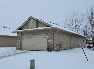 4901 130th St N, Hugo, MN 55038