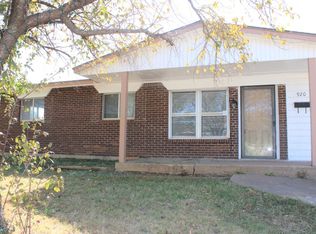 920 NW 27th St, Moore, OK 73160