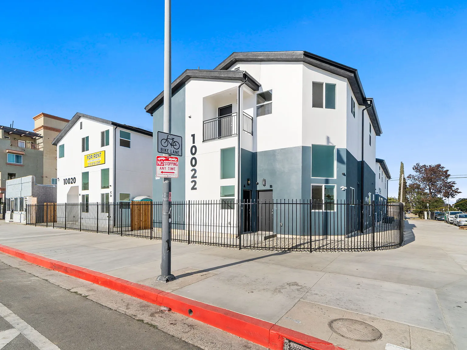 4 bed, 1200 sqft, $3,250 — Photo 1