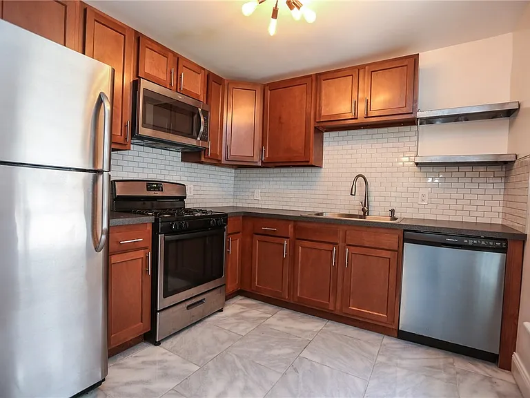 29 Birch Cres #UP — Photo 14