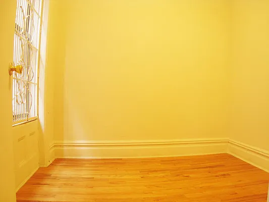 Rented by DSA Realty Midtown West | media 25