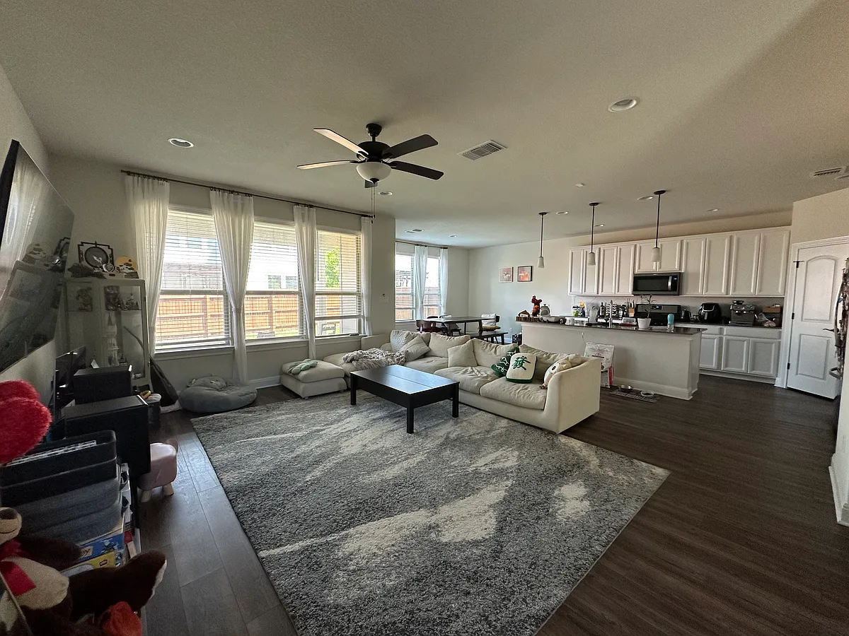 Building Photo - 15911 Durian St