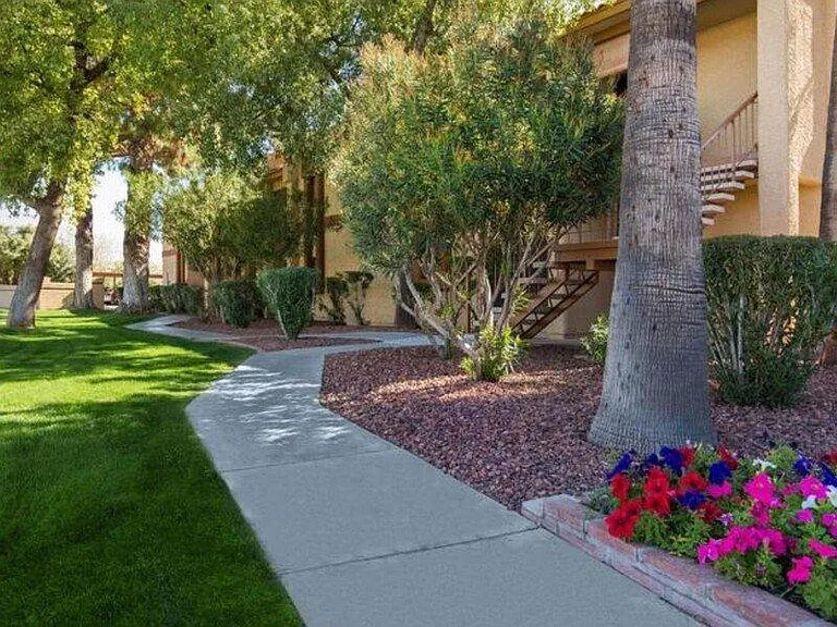 Sun Wood Apartments — Photo 25