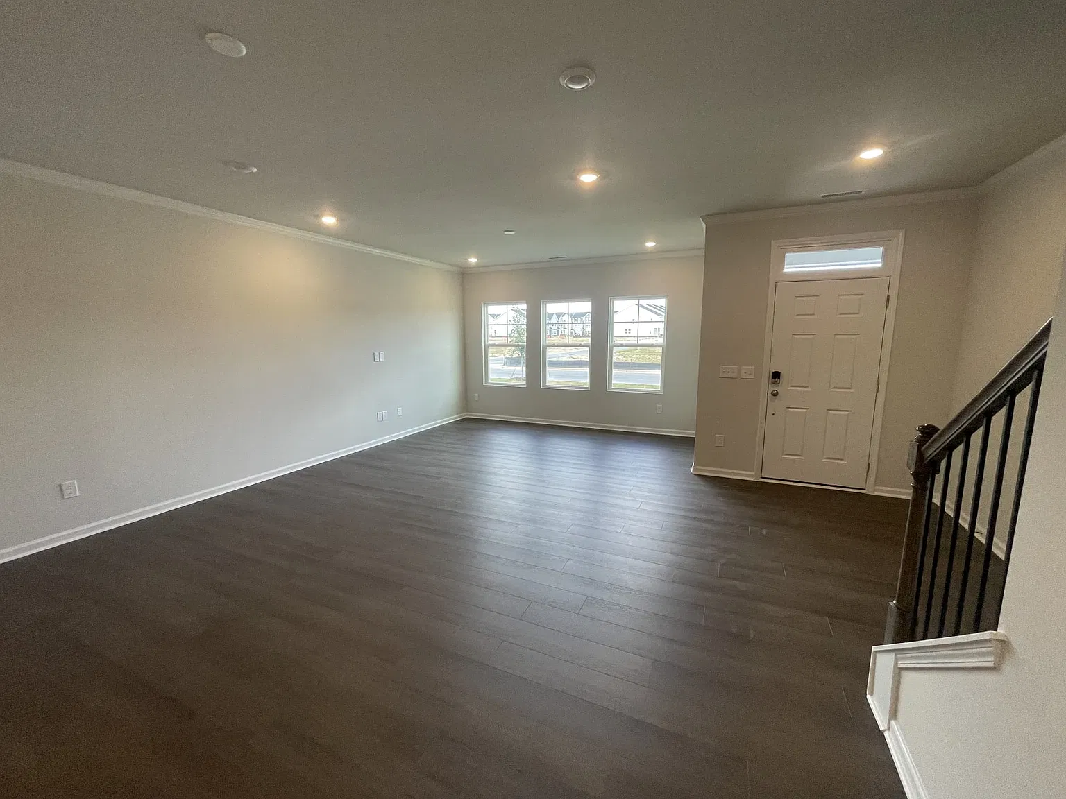 3 bed, 2.5 bath, 1950 sqft, $1,795 — Photo 4