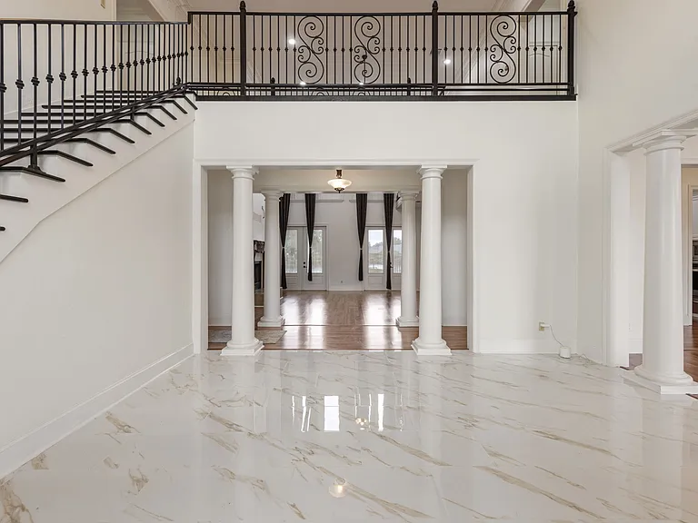 105 Woodbine Dr — Photo 7